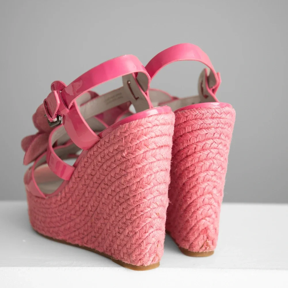 Vera Wang Pink Wedge Sandals Sz 7 BarbieCore Maximalist Coquette Artsy Platform